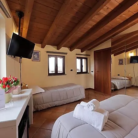 Dell'oca Bianca Hotel 3*